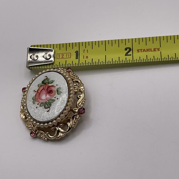 Vintage Coro Pegasus Brooch Guilloche Enamel Painted Rose Pin Signed 1940s - Picture 9 of 9